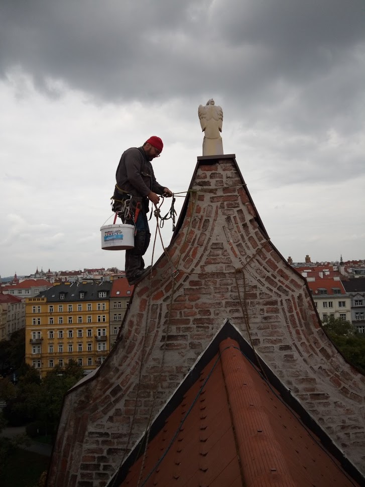 Nátěr oplechování a říms, Slezská 60